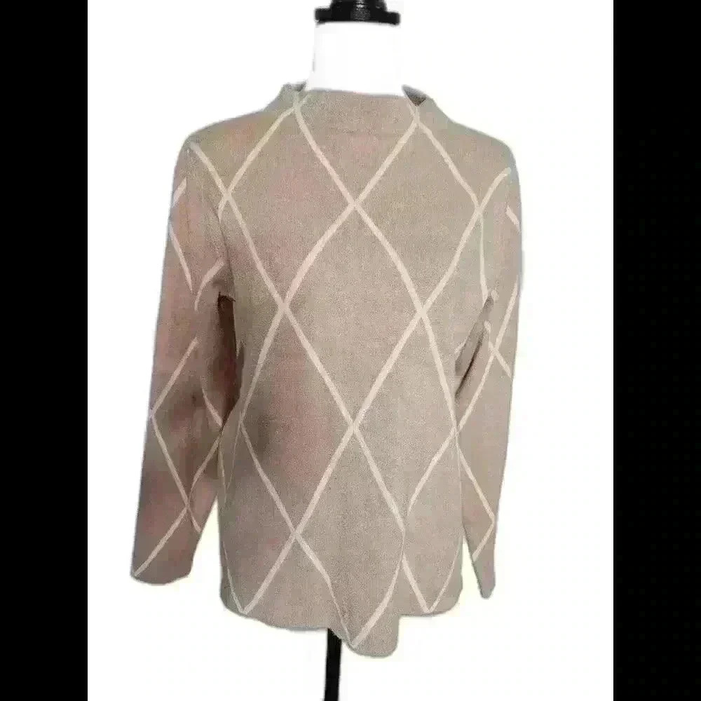 Cozy Diamond Patterned Knit Sweater - Perfect for Layering